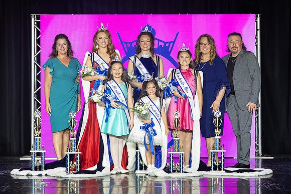 8x12 089formals la26 winners with judges