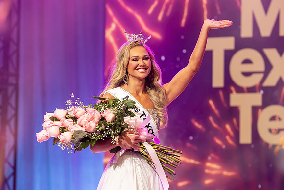 1399teencrowning final