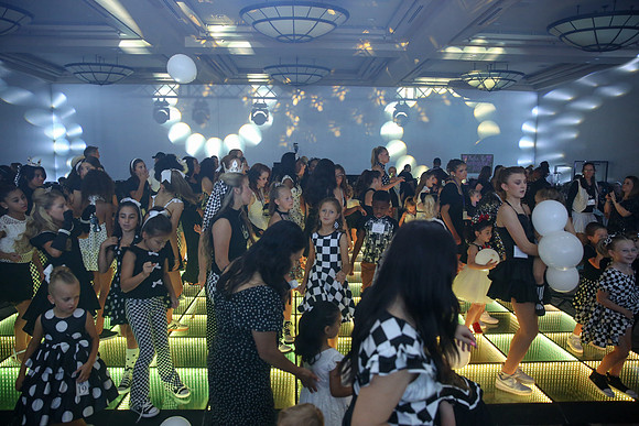 0189bwparty26