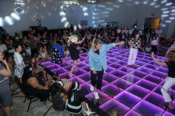 0442bwparty26