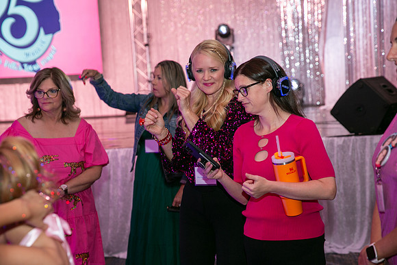 065silentdisco25