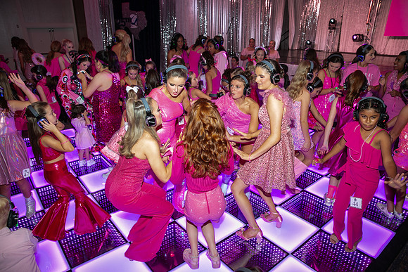 085silentdisco25