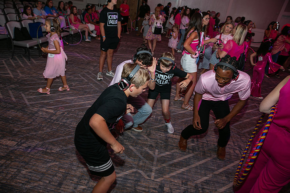 093silentdisco25