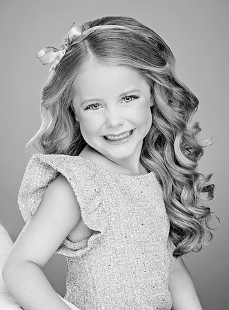 027scarlett25 finalrevbw