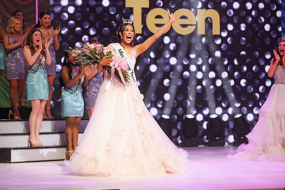 1695teencrowning25
