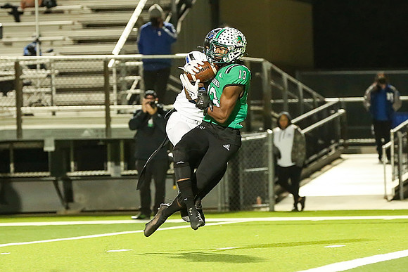 Southlake Carroll Football vs North Crowley Bi-District Playoff Game Photo 2021
